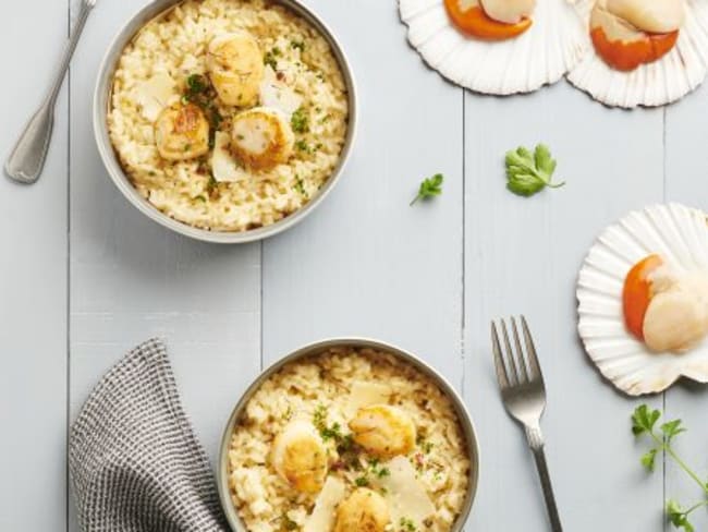 Risotto crémeux et onctueux de Saint-Jacques safrané, vin blanc et parmesan