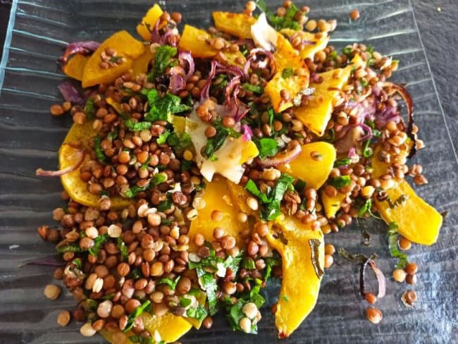 Courge rôtie aux lentilles et au gorgonzola d'après Ottolenghi