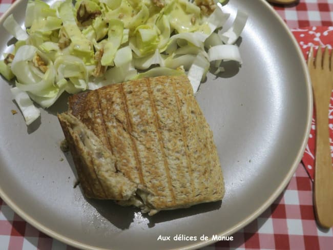 Croque-monsieur à la béchamel aux champignons et fromage parmesan