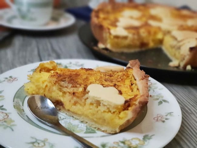 Tarte aux pommes râpées et à la cannelle