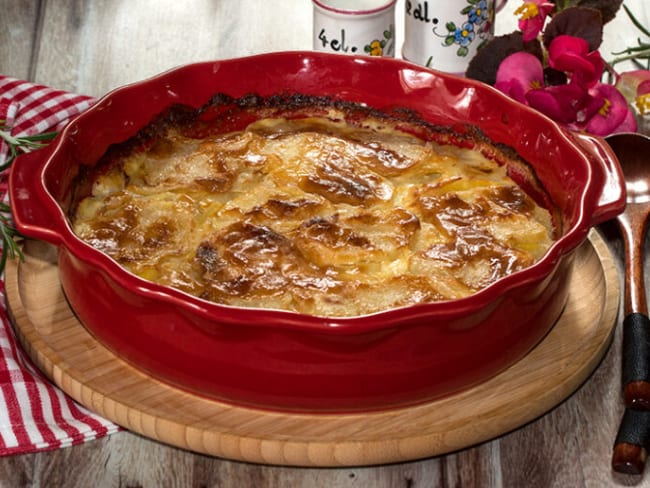 Le vrai gratin dauphinois dans ma cuisine (crème, ail, pomme de terre...)