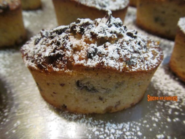 Financiers à la noix de coco et aux fèves de cacao