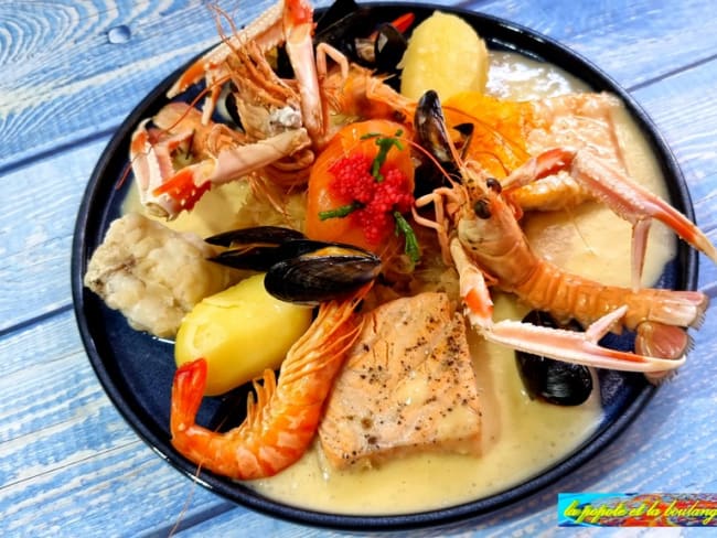 Choucroute de la mer (haddock, saumon, lotte, langoustines, moules...)