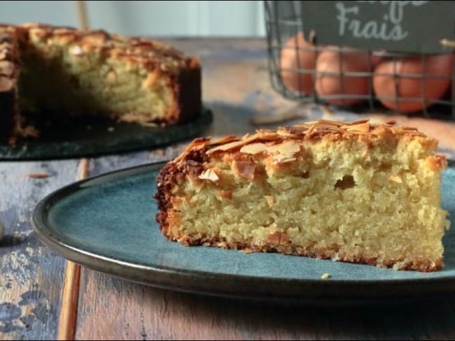 Gâteau moelleux aux amandes, noix de coco et vanille