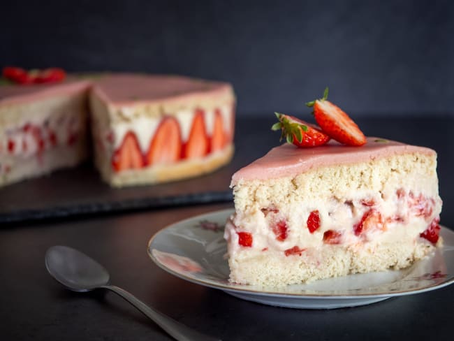 Fraisier vegan : LE gâteau de fête par excellence ! 