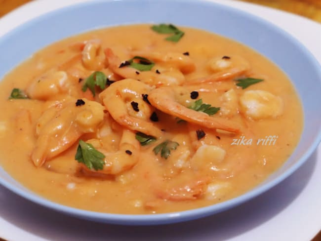 Curry indien de crevettes lait de coco, tomate, citron et piment d'Espelette