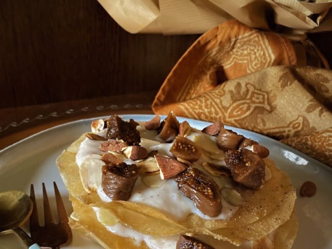 Pastilla bien parfumée au lait d’amandes et figues séchées