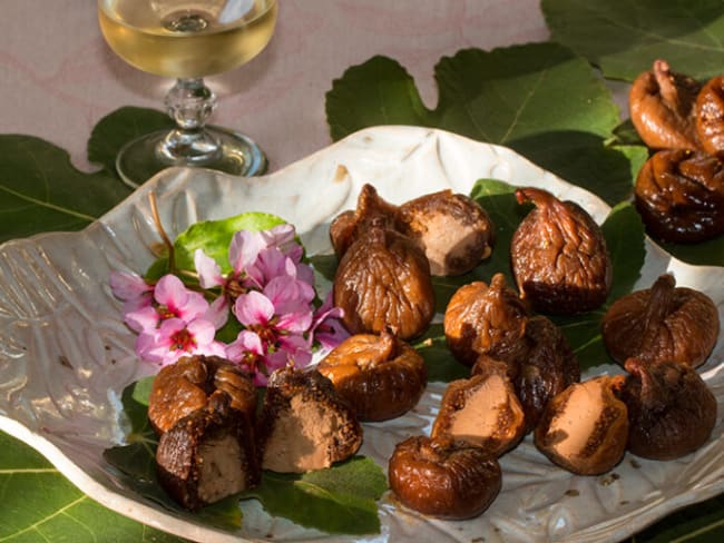 Figues macérées au vin doux et fourrées au foie gras