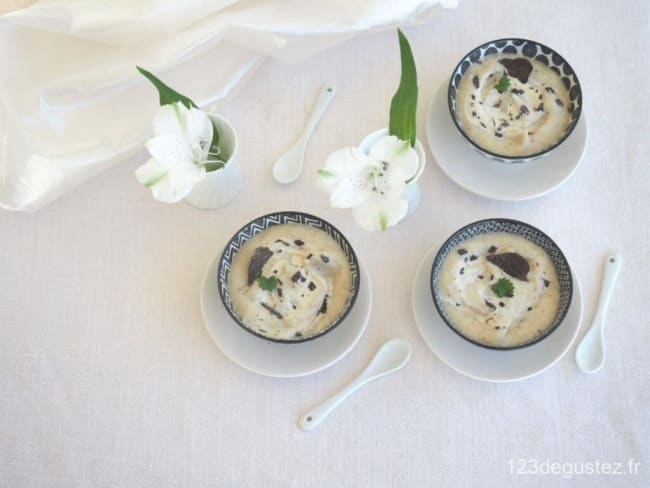 Velouté de céleri aux truffes pour un réveillon sans gluten