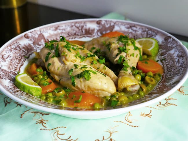 Tajine de poulet sauce au citron, safran, aux petits pois et carottes nouvelles à l'algérienne