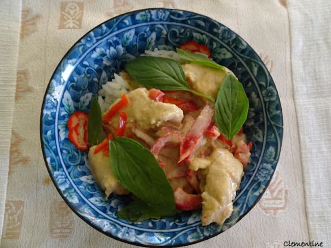 Poulet au curry vert et au lait de coco