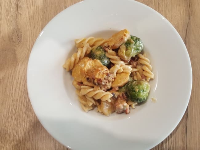 Pâtes au chou de Bruxelles, courge trompette et fromage bleu fourme d’Ambert