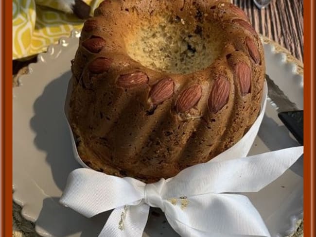 Brioche de Noël aux fruits secs et à la cannelle