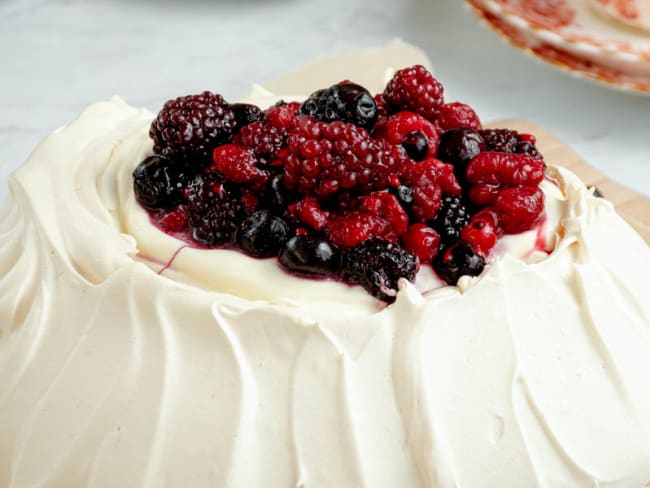 Pavlova aux fruits rouges gourmande et acidulée