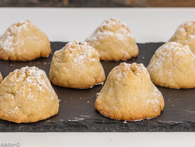 Biscuits sablés farcis aux dattes