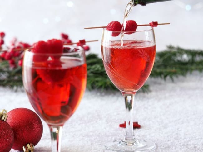 Cocktail champagne et crème de framboise