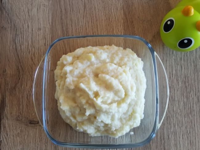 Petit pot bébé céleri rave, pomme et chèvre