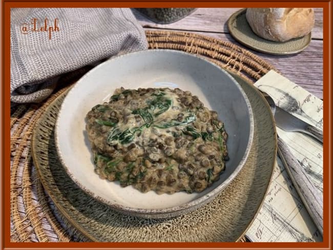 Dhal de lentilles aux épinards et lait de coco