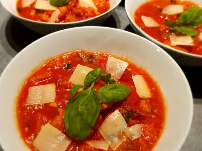 Soupe à la tomate ultra-simple