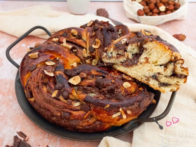 Babka pâte à tartiner, au chocolat et aux noisettes