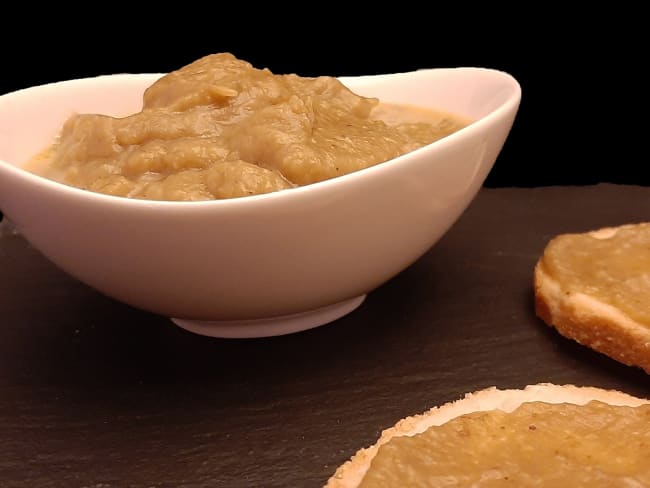 Caviar d'aubergine pour des toasts apéritifs à Noël