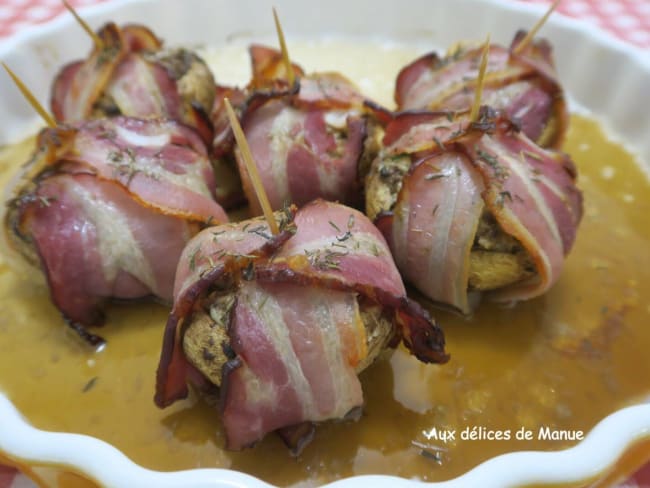 Champignons farcis au fromage, enlardés