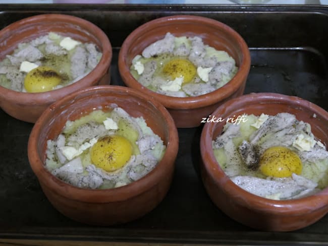 Œufs cocotte en purée au comté aux aiguillettes de poulet