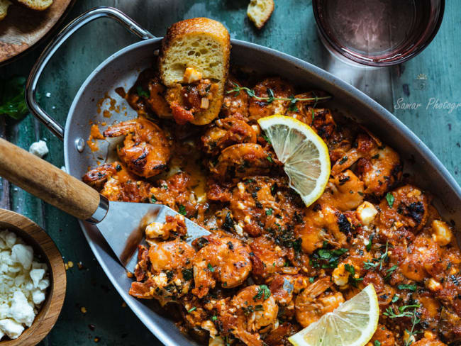 Saganaki aux crevettes à la feta fondante