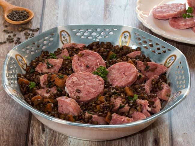 Salade de lentilles à la Lyonnaise à consommer tiède ou froide