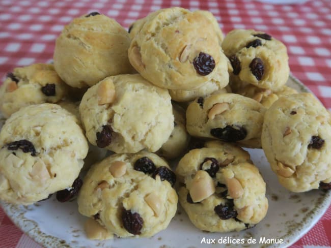 Cookies apéritifs aux cacahuètes et raisins, à l'emmental