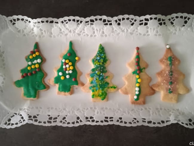 Biscuits en forme de sapins de noël