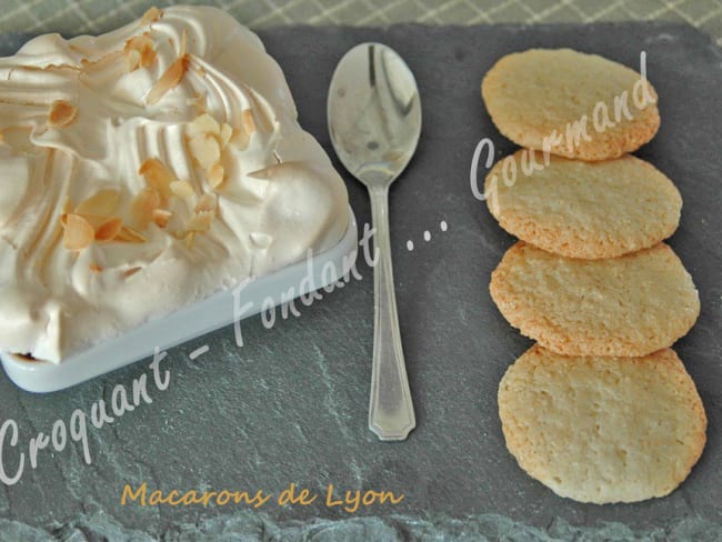 Macarons de Lyon pour accompagner le café ou le thé.