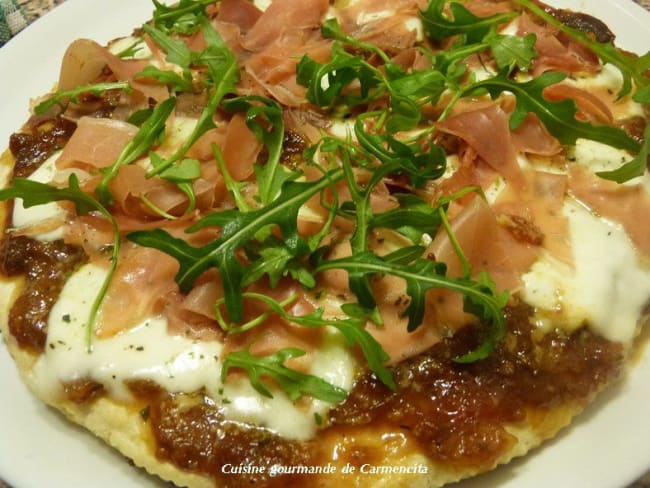 Pizza mozzarella cuisson sans four au jambon cru