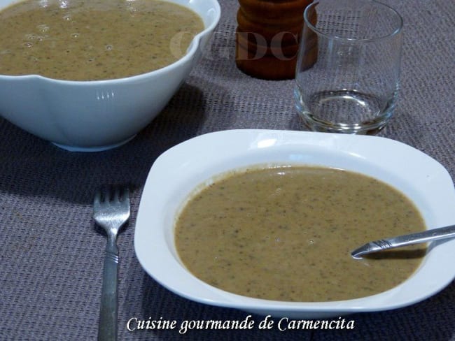 Velouté de châtaignes et champignons forestiers