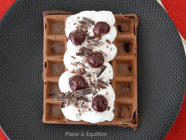 Gaufres gourmandes au chocolat façon Forêt Noire