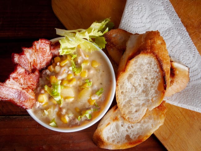 Soupe sans gluten au bacon, maïs et pommes de terre