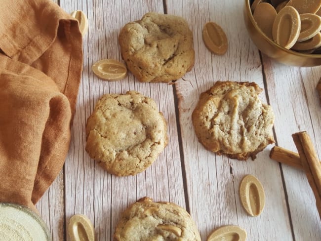 Cookie à la Cannelle et chocolat blond Dulcey⁣