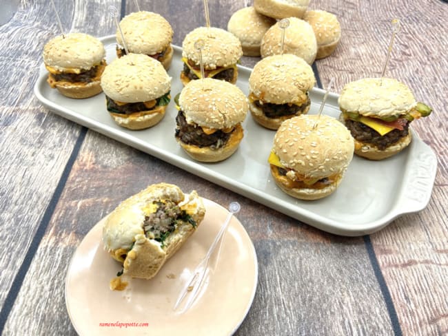 Mini cheeseburgers de viande : une recette idéale pour l'apéritif ou un brunch