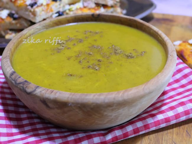 Bissara khadra ou soupe de pois cassés à la marocaine