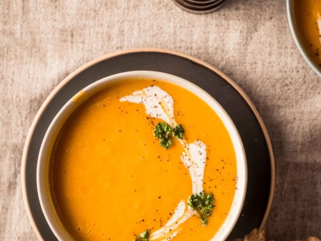 Velouté de patates douces au gingembre, orange et curcuma