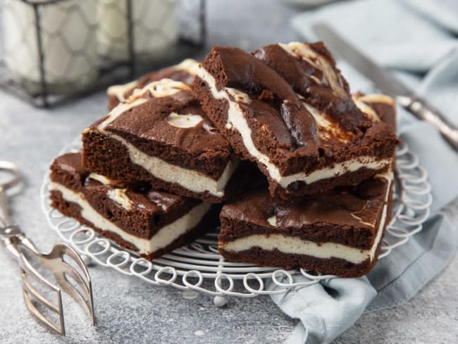 Brownies au chocolat au fromage : un dessert irrésistible et super bon.