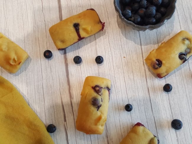 Petits cakes mangue et myrtilles, sans sucre ajouté