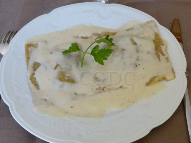 Ravioles aux champignons de Paris et sauce crème au parmesan