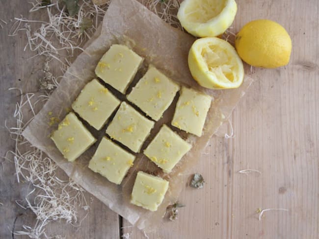 Carrés au citron sans cuisson au sirop d'agave