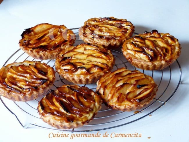 Tartelettes feuilletée aux pommes et crème pâtissière à la vanille