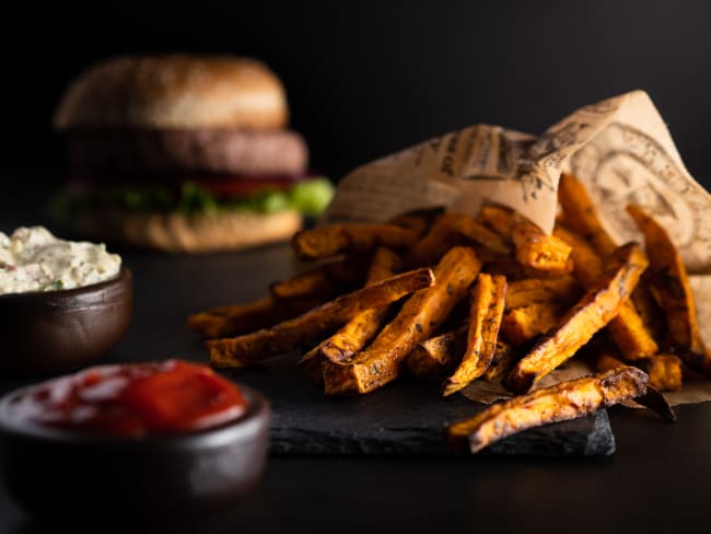 Frites de patate douce au four plus légères