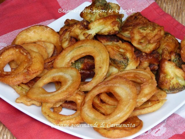 Beignets d'oignons et de brocoli en friture