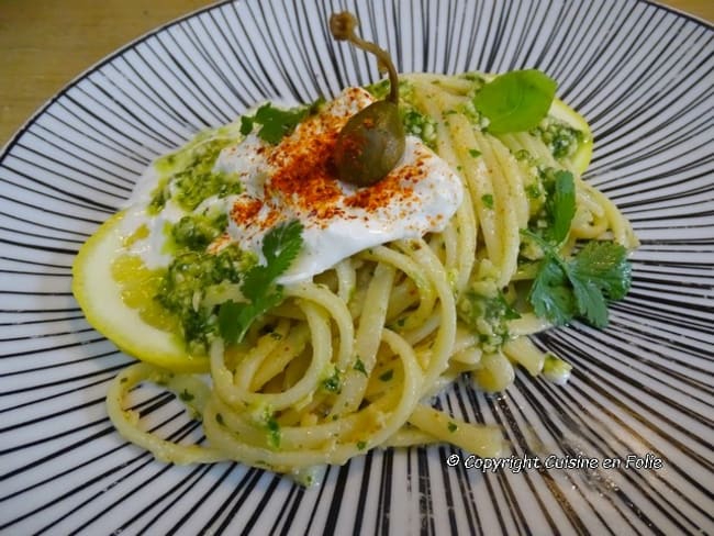 Tagliolini au citron, pesto de cajou et Burrata des Pouilles