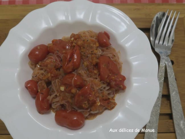 Konjac aux tomates cerises entières en sauce