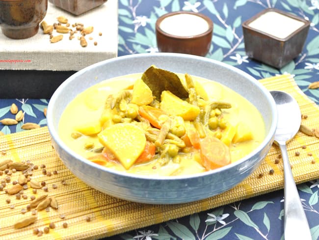 Soupe comme un curry de légumes épicé